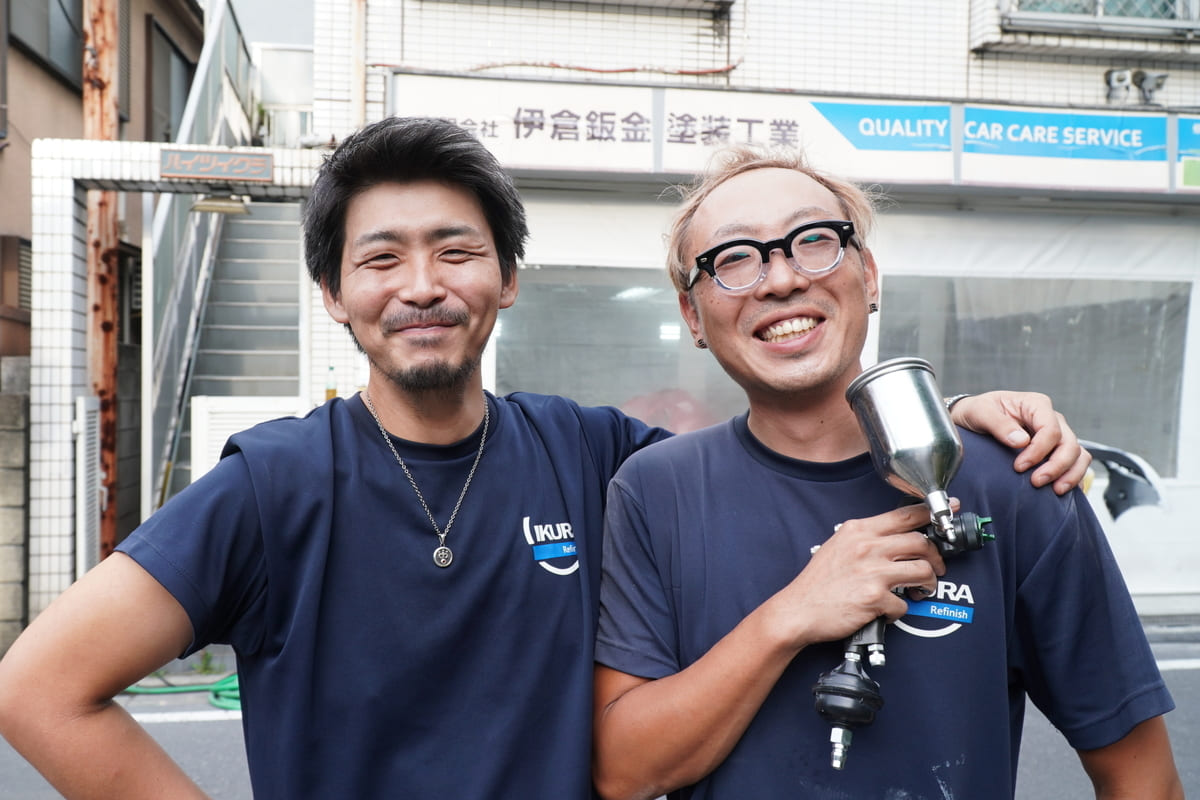 キズや凹みを修復し、塗りと磨きできれいに仕上げる専門技能