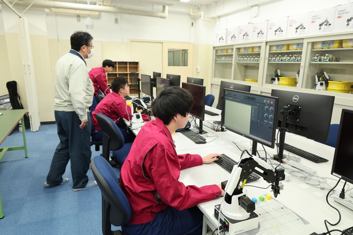 ロボティクスコースとは