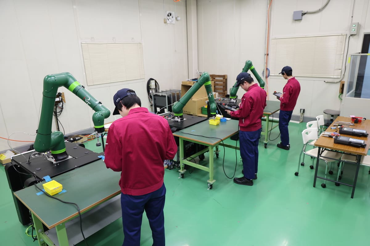 ロボットに動作を教える